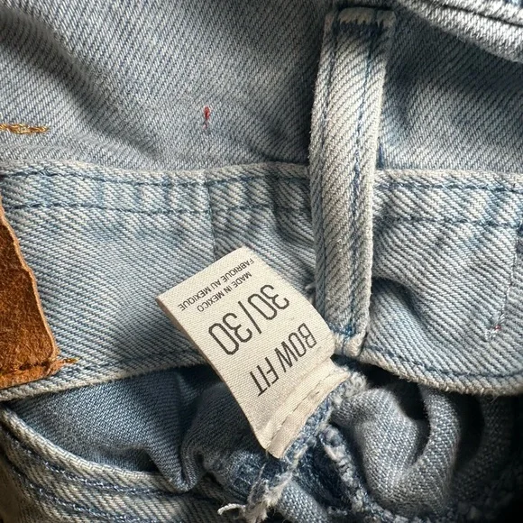 BDG Light Wash Jean Shorts - Picture 4 of 4